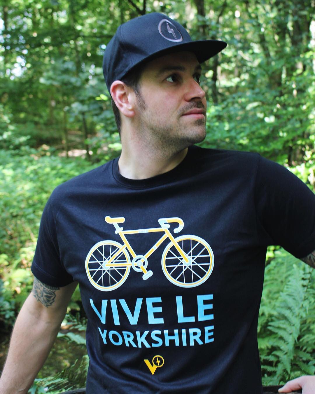 VIVE LE YORKSHIRE MEN'S CYCLING BLACK T-SHIRT