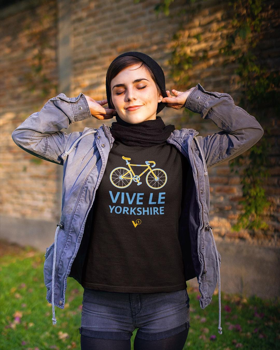 VIVE LE YORKSHIRE WOMEN'S BLACK T-SHIRT